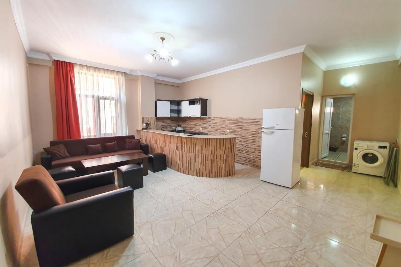 Apartments Residence バトゥーミ エクステリア 写真