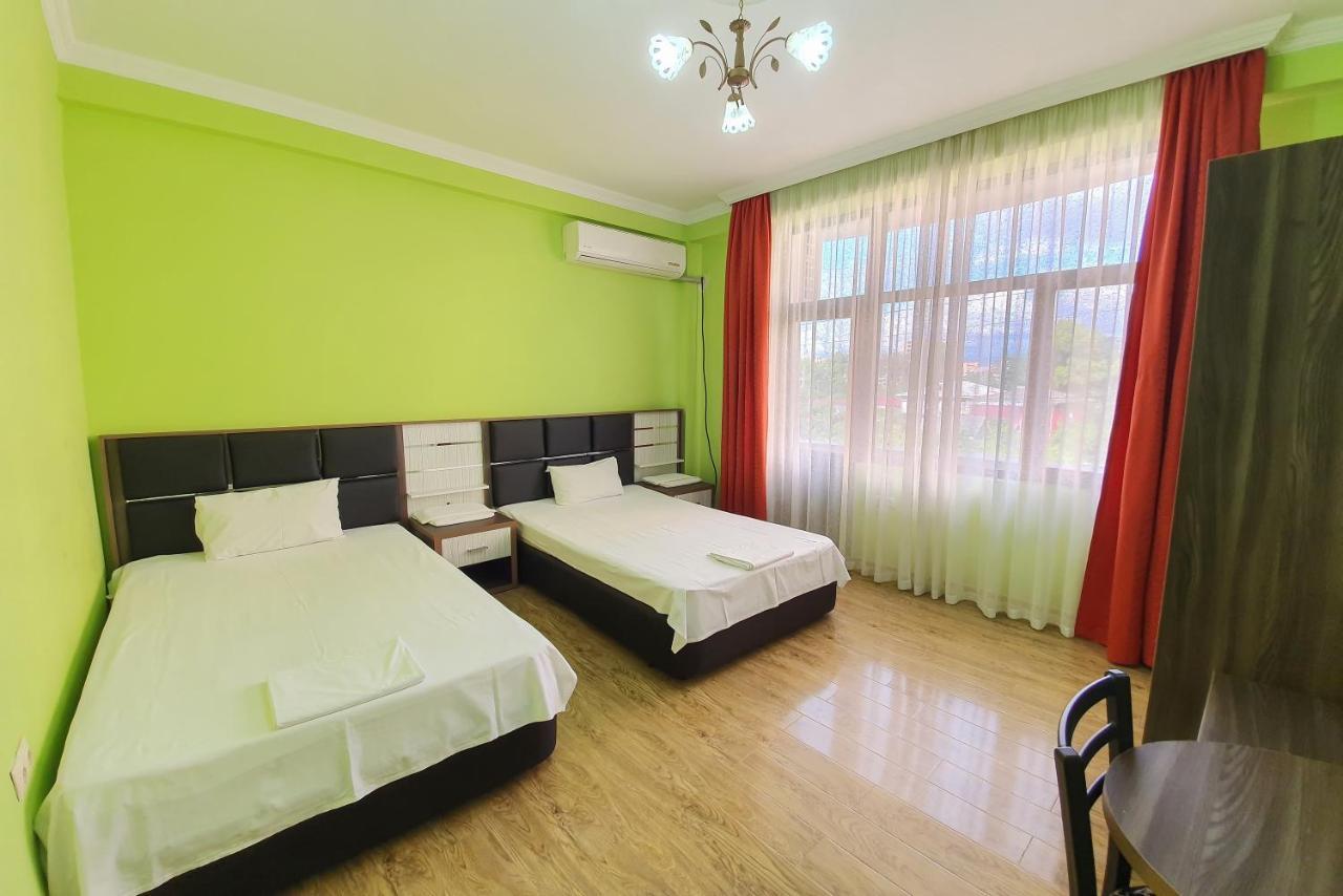 Apartments Residence バトゥーミ エクステリア 写真