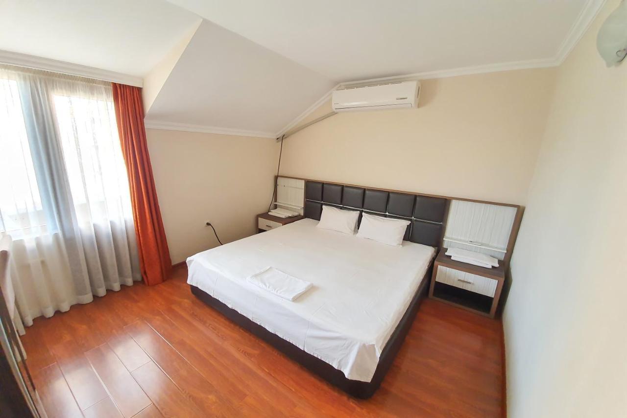 Apartments Residence バトゥーミ エクステリア 写真
